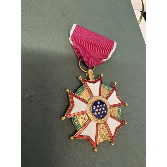 Legion of Merit Replica Medal | United States Military Decoration order badge - Picture 3 of 9
